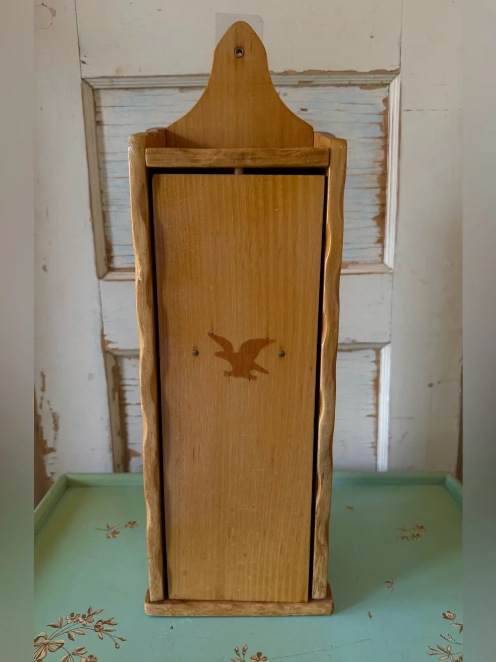 Vintage Wood Primitive Knife Holder, Rustic Kitchen Wall Decor, Storage